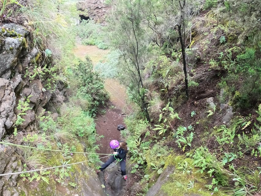 Dry canyoning Chimoche - The route from Casa Forestal to the canyon