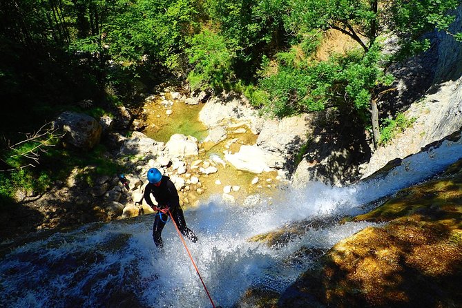 Ecouges sensational canyoning in the Vercors (Grenoble / Lyon) - What the equipment covers, and what it does not