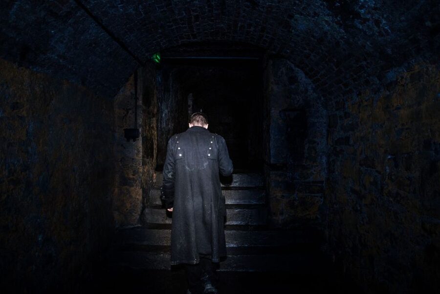 Edinburgh: Extreme Paranormal Underground Ghost Tour - The walk along the path of death