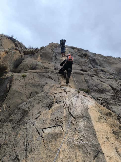 Elda: El Bolón via ferrata with zipline and abseiling - Three linked sections, from K1 to K3 and K2