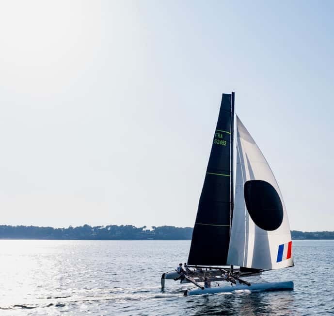Embark at Larmor-Baden to discover our Extreme 40 catamaran - Clothing, comfort, and what to leave behind
