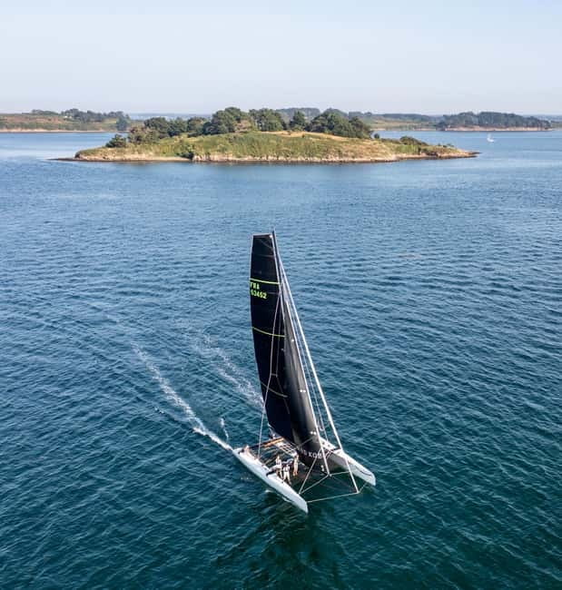 Embark at Larmor-Baden to discover our Extreme 40 catamaran - Meeting the catamaran at Larmor-Baden