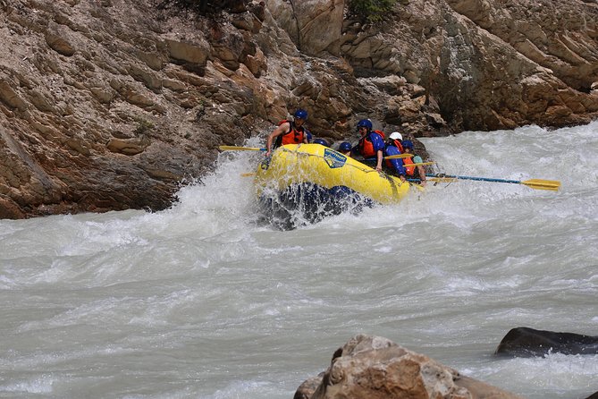 Extreme Whitewater Rafting on Kicking Horse River - Guides who keep the mood steady