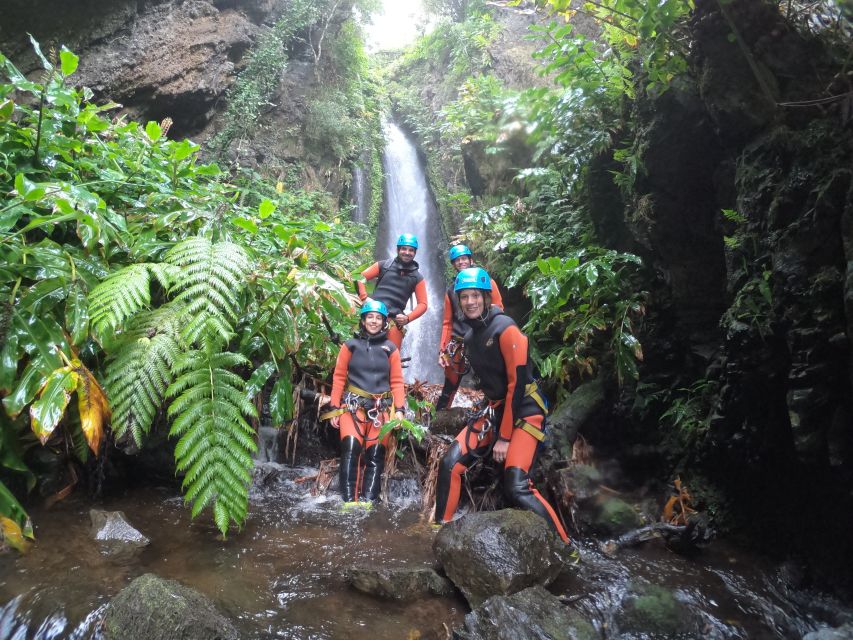 Flores: Canyoning with a Guide and Snack - Ilhéus Inferior - Why small groups matter on a technical activity