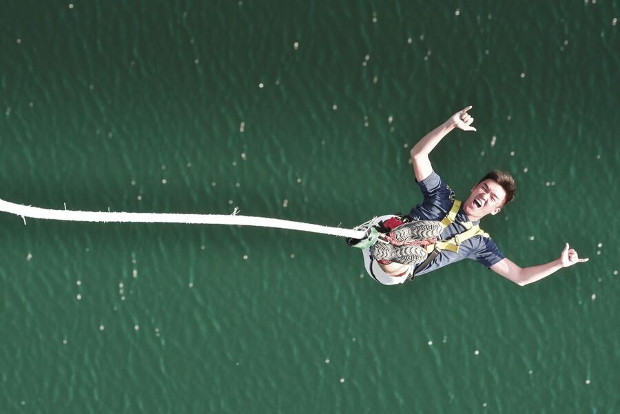 From Interlaken: Stockhorn Bungee Jump - Weather, clothing, and practical comfort