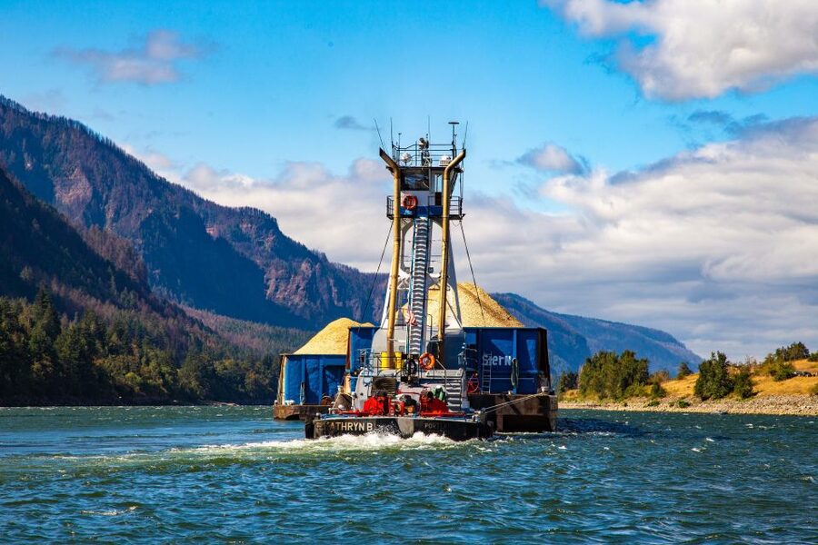 From Portland: Bigfoot Adventure 3.5-hour Jetboat Cruise - How the guides shape the trip