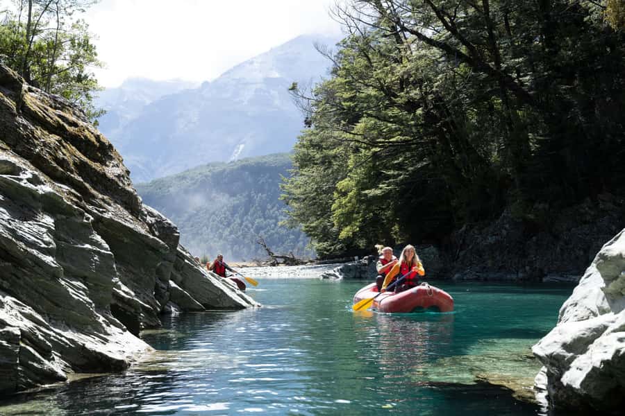 From Queenstown: Dart River Canoe & Jet Boat Day Trip - A proper picnic beside the river