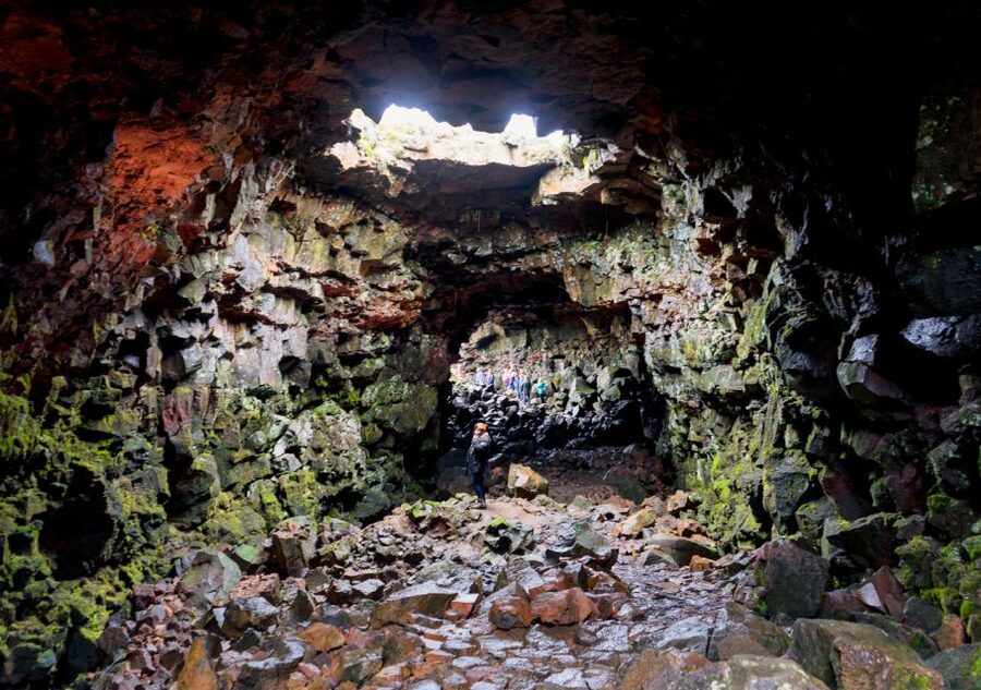 From Reykjavik: Golden Circle and Lava Caving Adventure - Þingvellir and the meeting of plates