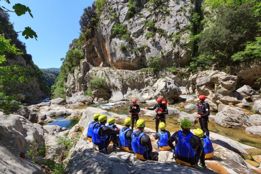 From Split or Zadvarje: Cetina River Canyoning - Swimming through natural pools and river rapids