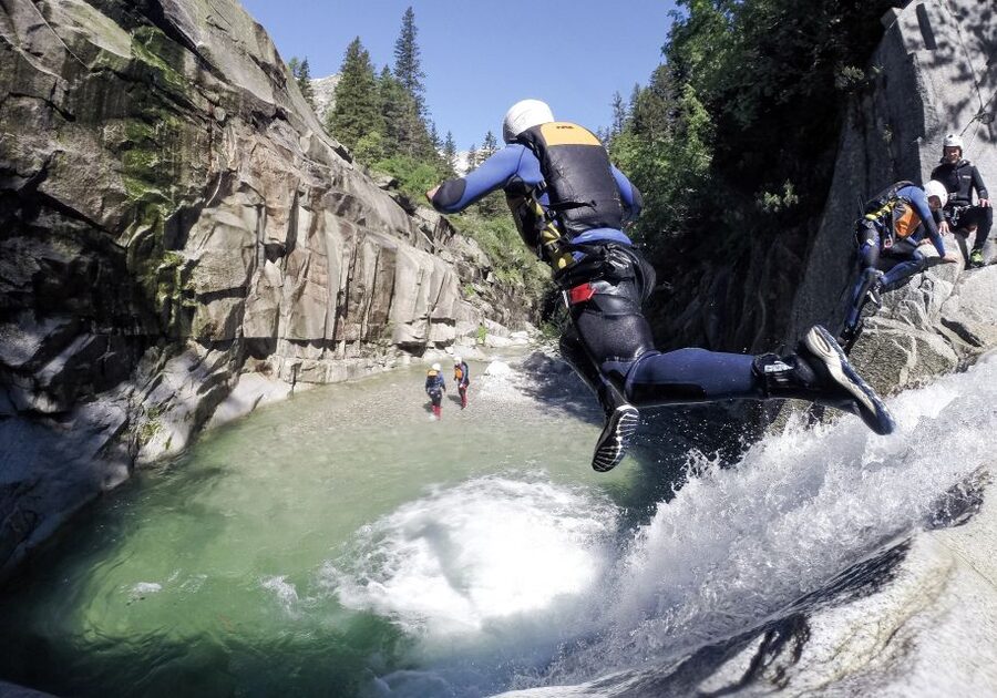 From Zurich: Canyoning in Interlaken - From Zurich to Interlaken by scenic coach