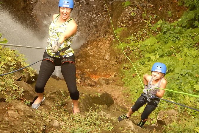 Full Day Class II-III Rafting and Canyoning Rappelling from La Fortuna-Arenal - The early pickup and ride into the rainforest