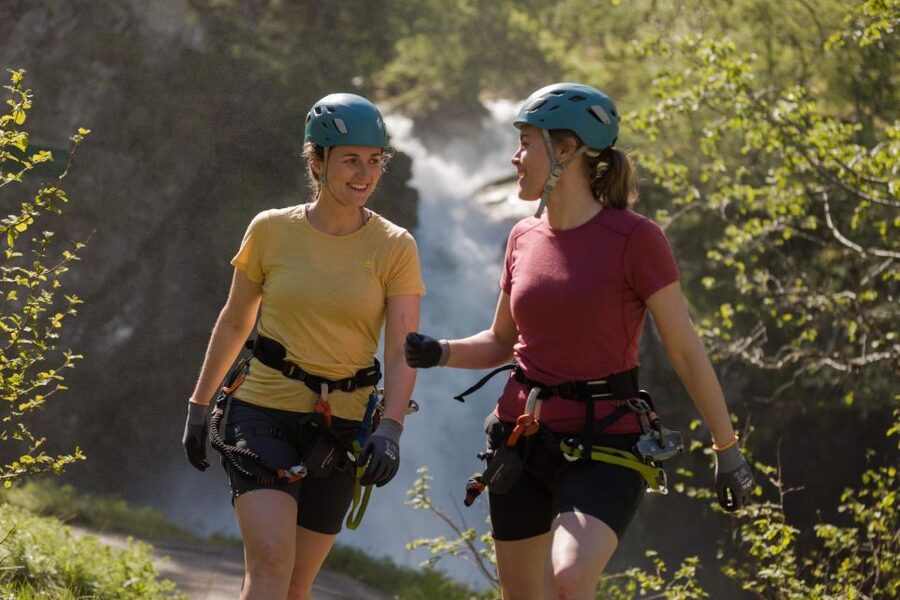 Geiranger: Rappelling tour with epic view - Returning through the forest and along the road