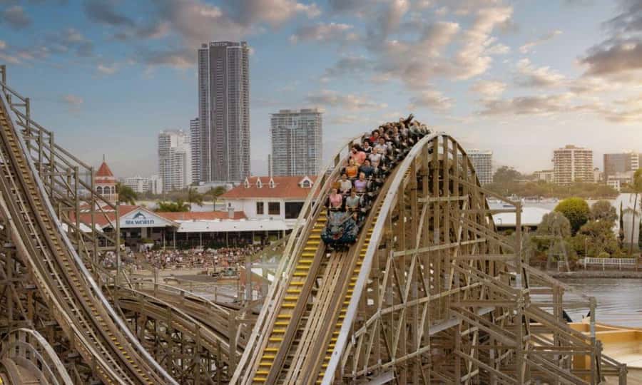 Gold Coast: Jet Boat Ride & Sea World Entry Ticket - Should you book the Arro Jet and Sea World package?