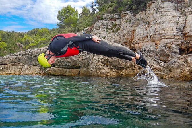 Guided Coasteering Adventure in Pula - Starting at Valovine Beach with a proper warm-up