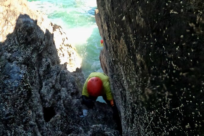 Half-Day Coasteering in Newquay Cornwall - The higher jumps and the role of the sea