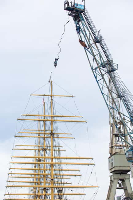 Hamburg: Bungee Jumping 50 Meters High over the Harbor - Should you book the harbor crane jump?