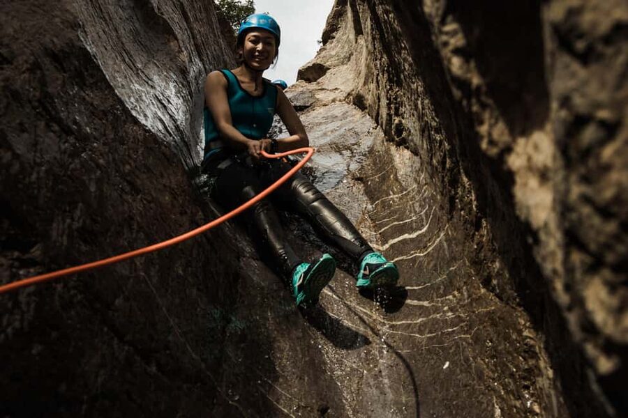 Heart Creek Canyoning tour - Beginner friendly - Near Banff - Slides, Exit Hike, and the Five-Hour Schedule