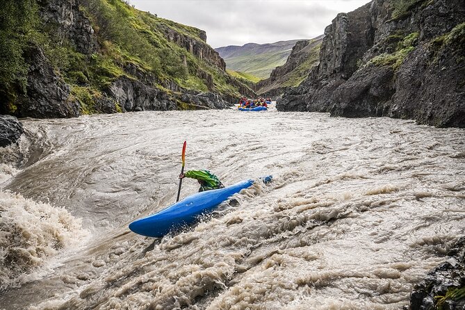 Iceland’s Top Grade 4 Rafting – Drysuit, Canyon & Adrenaline - Who should book this rafting day