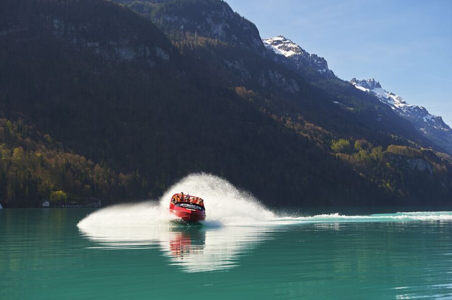 Interlaken: Scenic Jetboat Ride on Lake Brienz - Staying dry, taking photos, and handling the weather