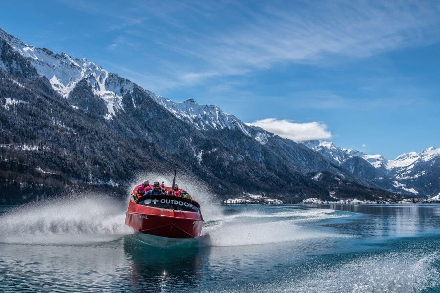 Interlaken: Winter Jetboat Ride on Lake Brienz - Why a winter jetboat ride makes sense on Lake Brienz