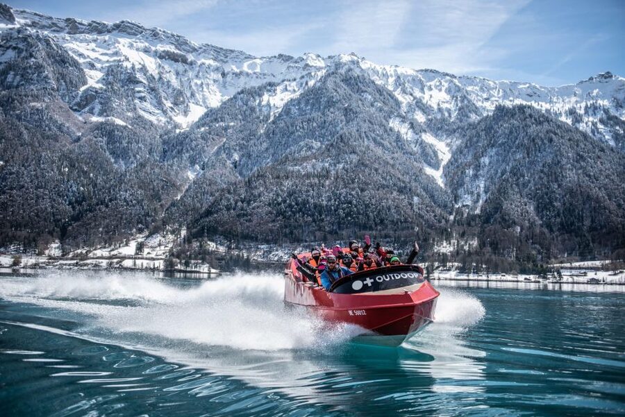 Interlaken: Winter Jetboat Ride on Lake Brienz - Meeting the boat in Bönigen