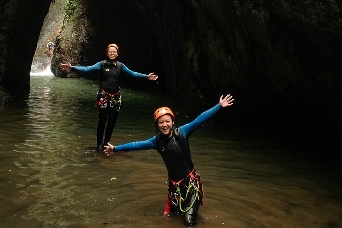 Intermediate canyoning trip in Bali "Aling Canyon" - What the guide team adds to the day