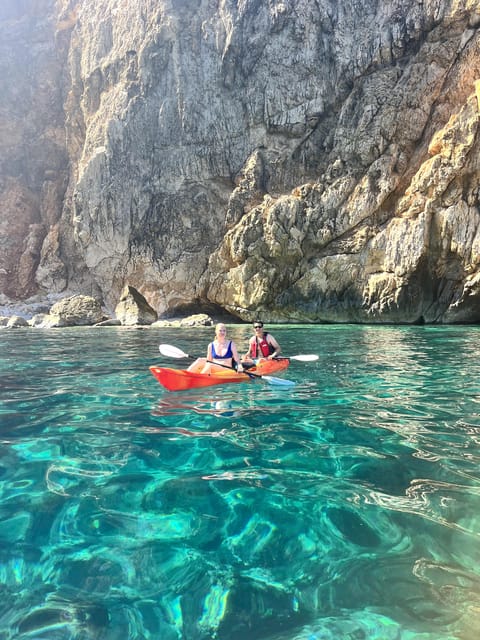 Jávea: Cala Portixol Kayak Tour with Snorkel & Cliff Jumping - The Guides and the Feel of the Tour
