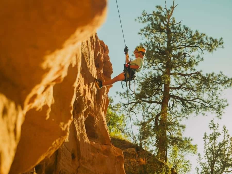 Kanab: Coral Pink Sand Dunes UTV, Canyoneering & Rappelling - Hiking toward Coral Cave