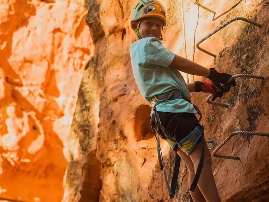 Kanab: Coral Pink Sand Dunes UTV, Canyoneering & Rappelling - The first 15 minutes: UTVs across the dunes