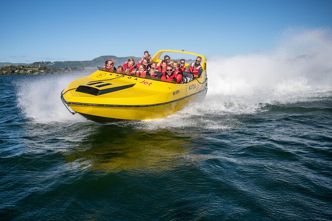 Katoa Jet Boat tour on Lake Rotorua - The spins are the main event