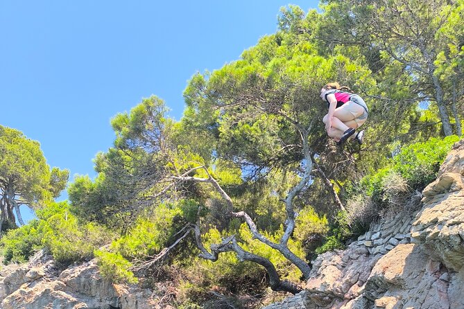 Kayak Tour with Caves, Snorkeling and Picnic (+ Cliff Jump) - The optional cliff jump