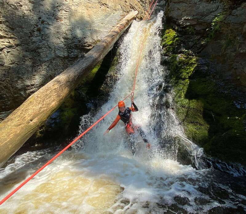 Kelowna: Adrenaline Canyoning Tour - Key points before you book