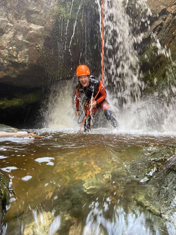 Kelowna: Adrenaline Canyoning Tour - The 40-minute hike to the canyon