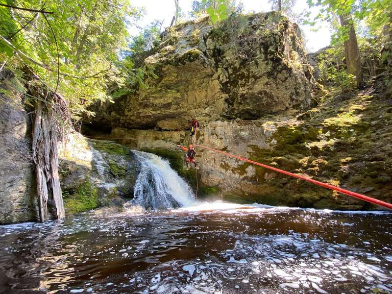 Kelowna: Adrenaline Canyoning Tour - The regular route and the high-rope option