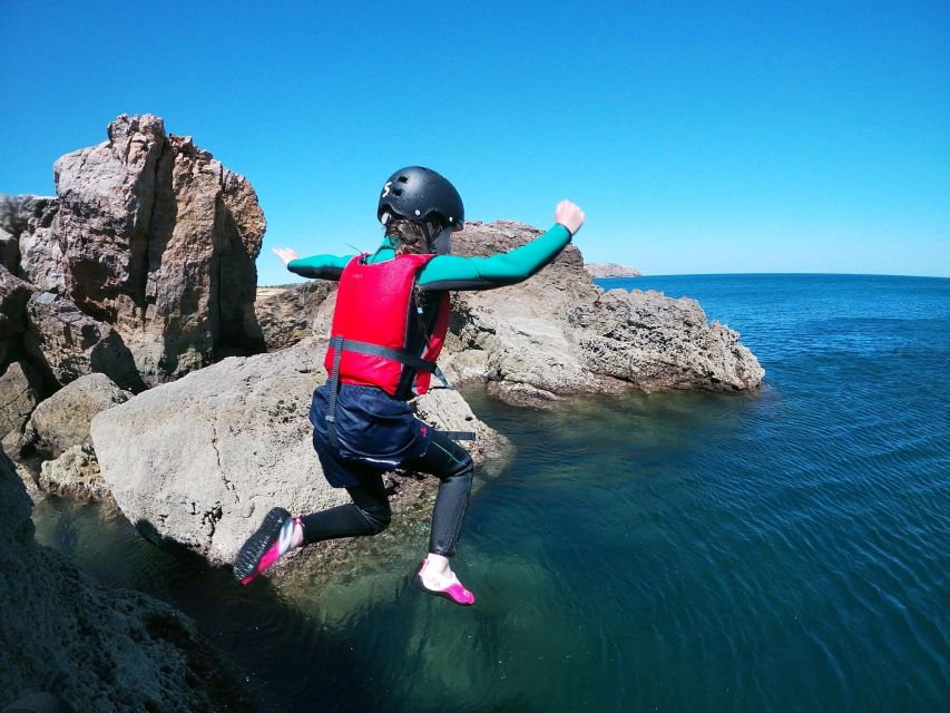 Kids Version - Coasteering with snorkeling: Algarve - A 15-minute safety briefing that sets the tone