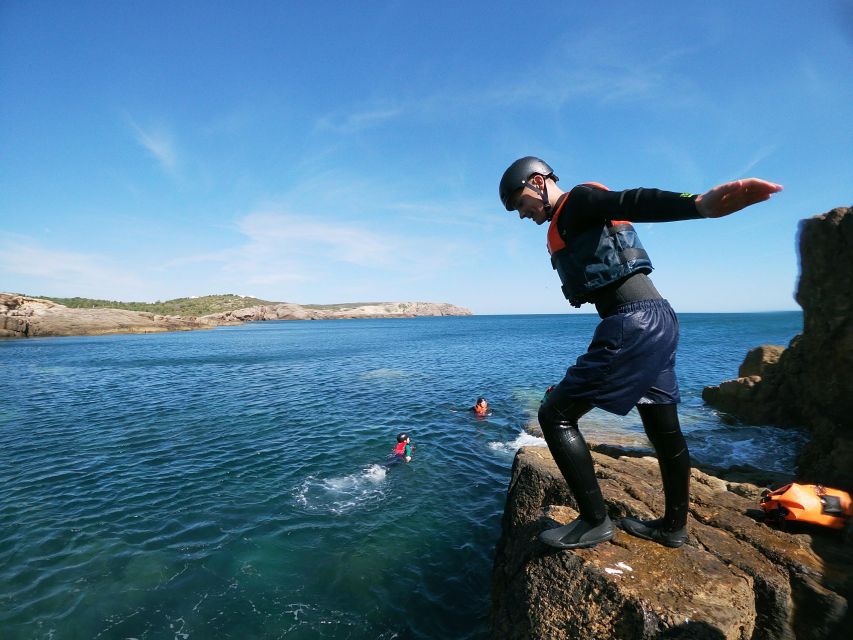 Kids Version - Coasteering with snorkeling: Algarve - Getting to Praia da Ingrina from Lagos or Sagres