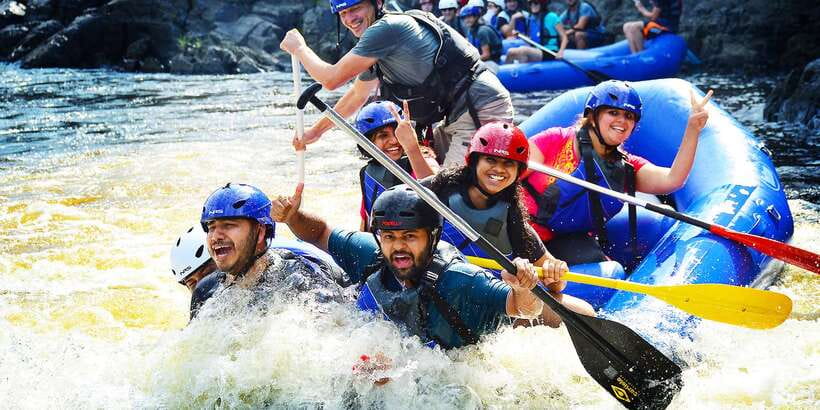 Kitulgala: Rafting, Canyoning, Waterfall Rappel with Lunch - Safety briefing before the Kelani River