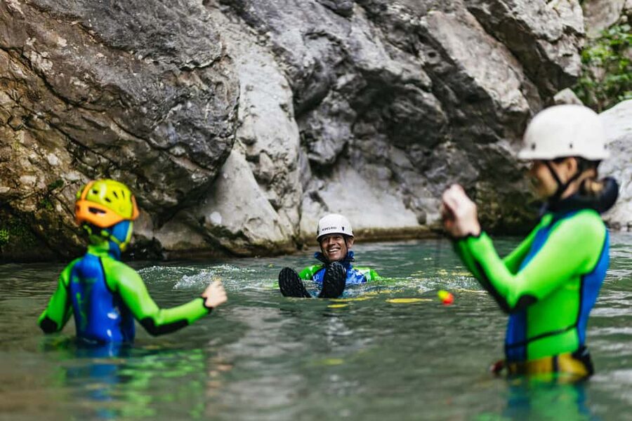 Lake Garda: Family Friendly Canyoning Tour - The 10-minute walk into the canyon