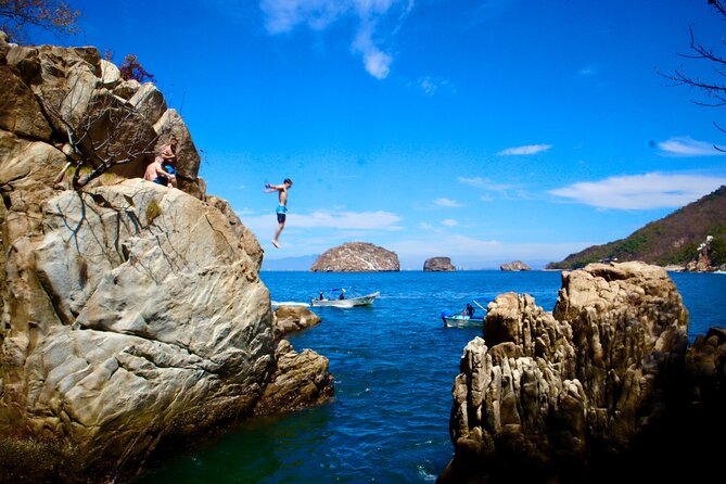 Los Arcos 5 islands Snorkeling Cliff Jumping and Hidden Beach - What this Puerto Vallarta boat trip is really like