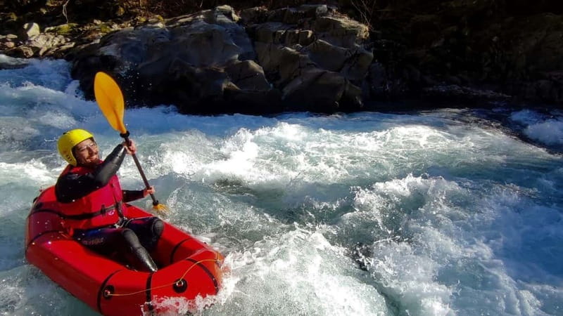 Lucca: packrafting Extreme - The short transfer to Borgo a Mozzano