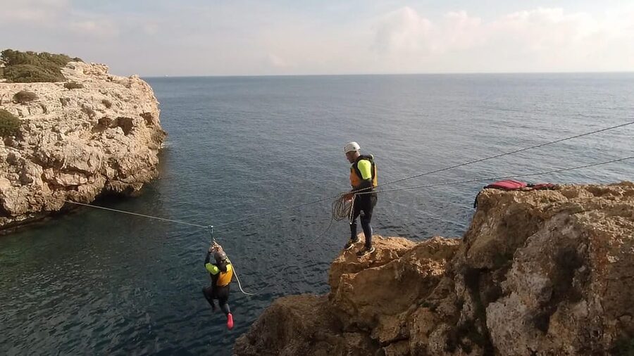 Mallorca: Cliff Jumping Adventure for Cruise Passengers - Why the $88 price can make sense