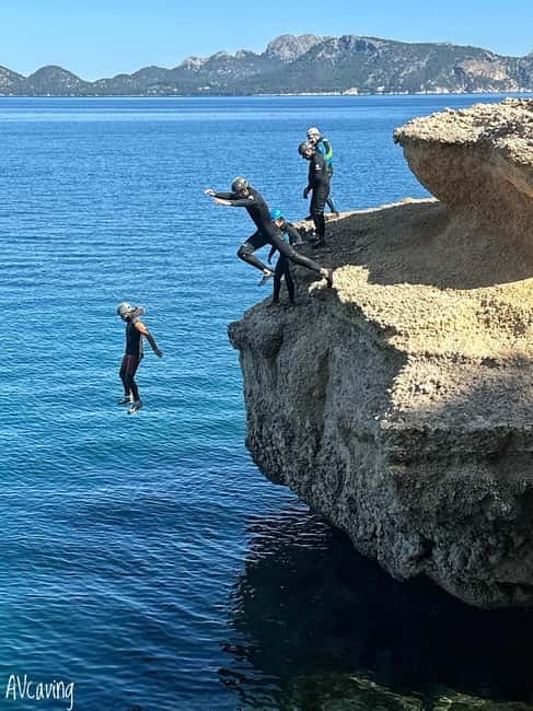 Mallorca: Speleo-Coasteering Tour along the Coast of Alcudia - Why the guides matter on this kind of outing