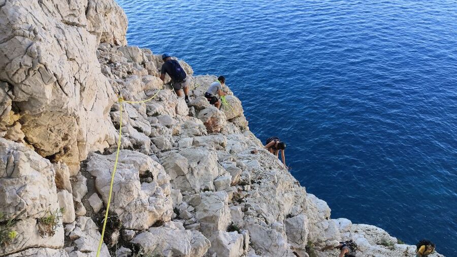 Marseille : Via Ferrata in the calanque of Sormiou - Your first steps with Monde Vertical