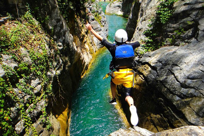 Matacanes : Canyoning + Hiking + Water Jumps + Rappel + Caves - Why Matacanes Canyon is more than a hike