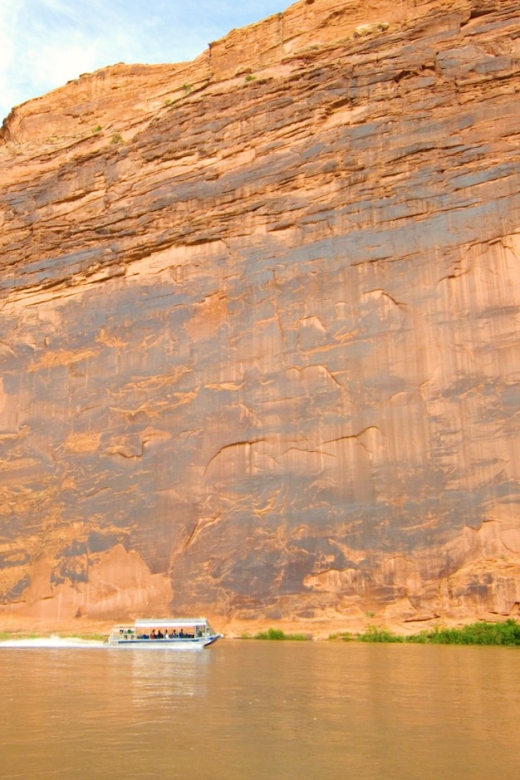 Moab: 3-Hour Jet Boat Tour to Dead Horse Point State Park - The natural amphitheater and the turn toward Canyonlands