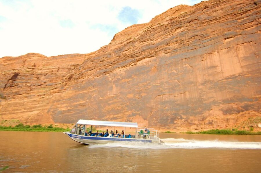 Moab: 3-Hour Jet Boat Tour to Dead Horse Point State Park - Starting from Moab and reaching the river