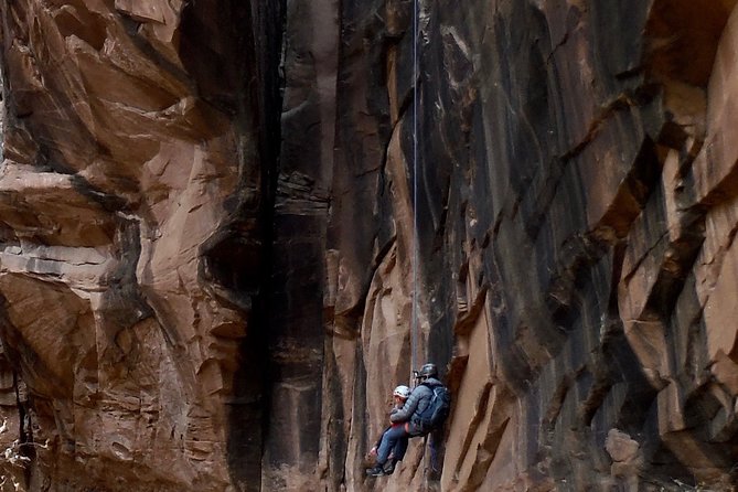 Moab Rappeling Adventure: Medieval Chamber Slot Canyon - The rocky approach to Medieval Chamber