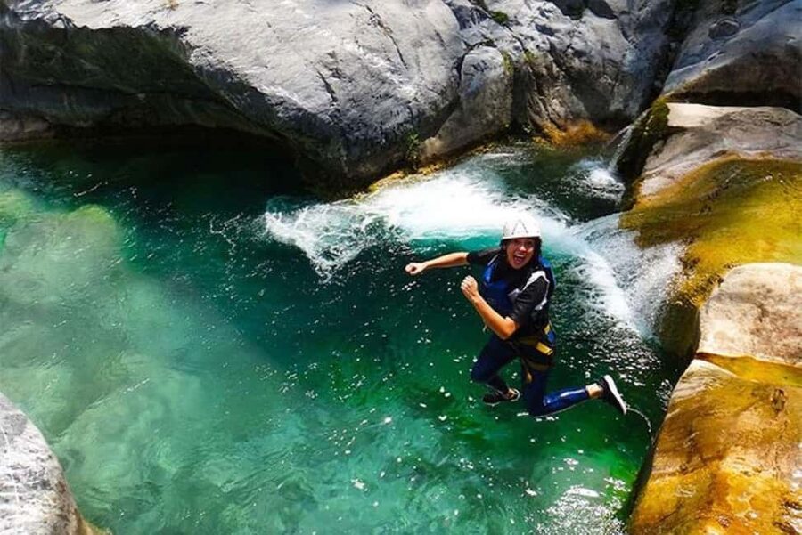 Monterrey: Canyoning + Hiking + Water Jumps + Rappel + Caves - The three-hour ride from Walmart Las Torres