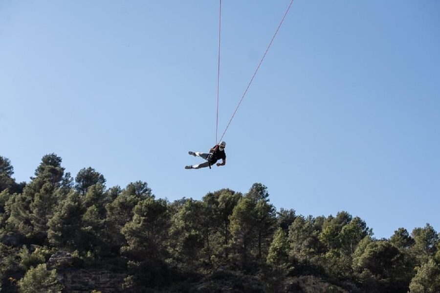 Murillo de Gállego Huesca: Bungee jumping over the river - Why the Mallos setting adds real value