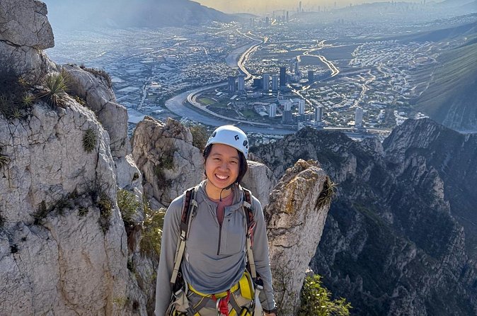 Nest of the Aguiluchos with 3 abseils and certified guides - Who should book this adventure?